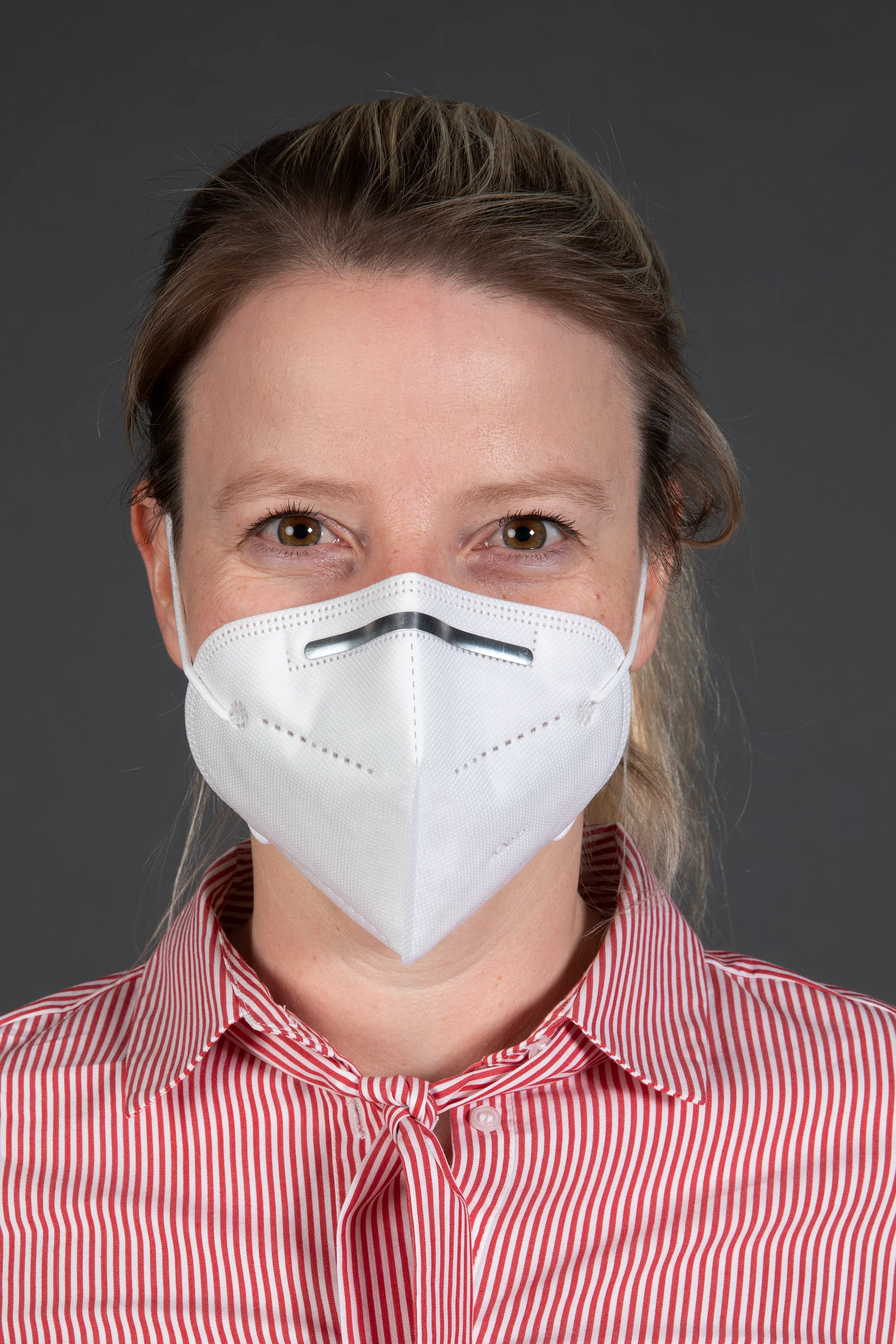 Zestaw: 10 szt. trójwarstwowa maska ochronna  + 10 szt. maska ochronna KN95 Frontal, Front