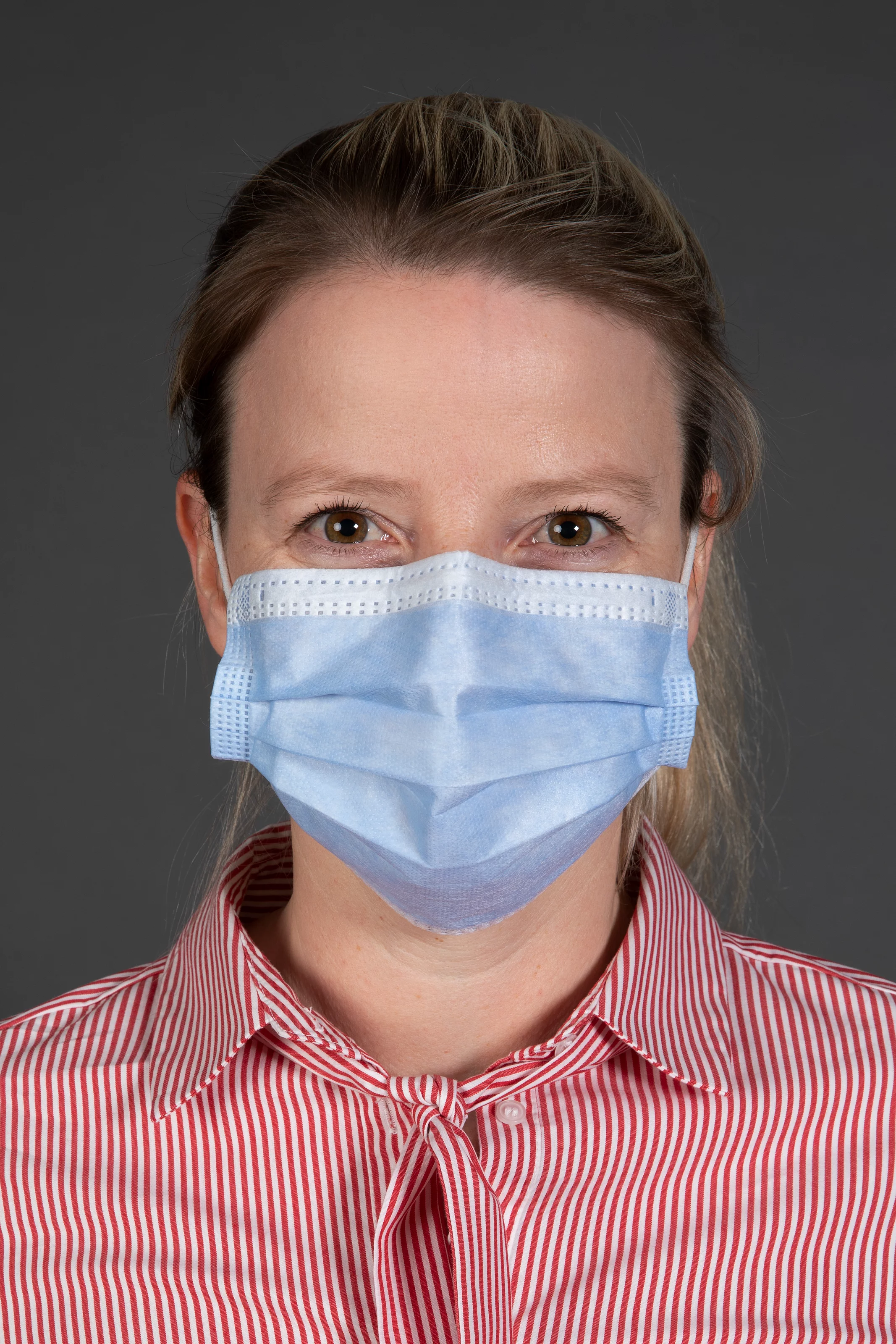 Zestaw: 10 szt. trójwarstwowa maska ochronna  + 10 szt. maska ochronna KN95 Frontal, Front