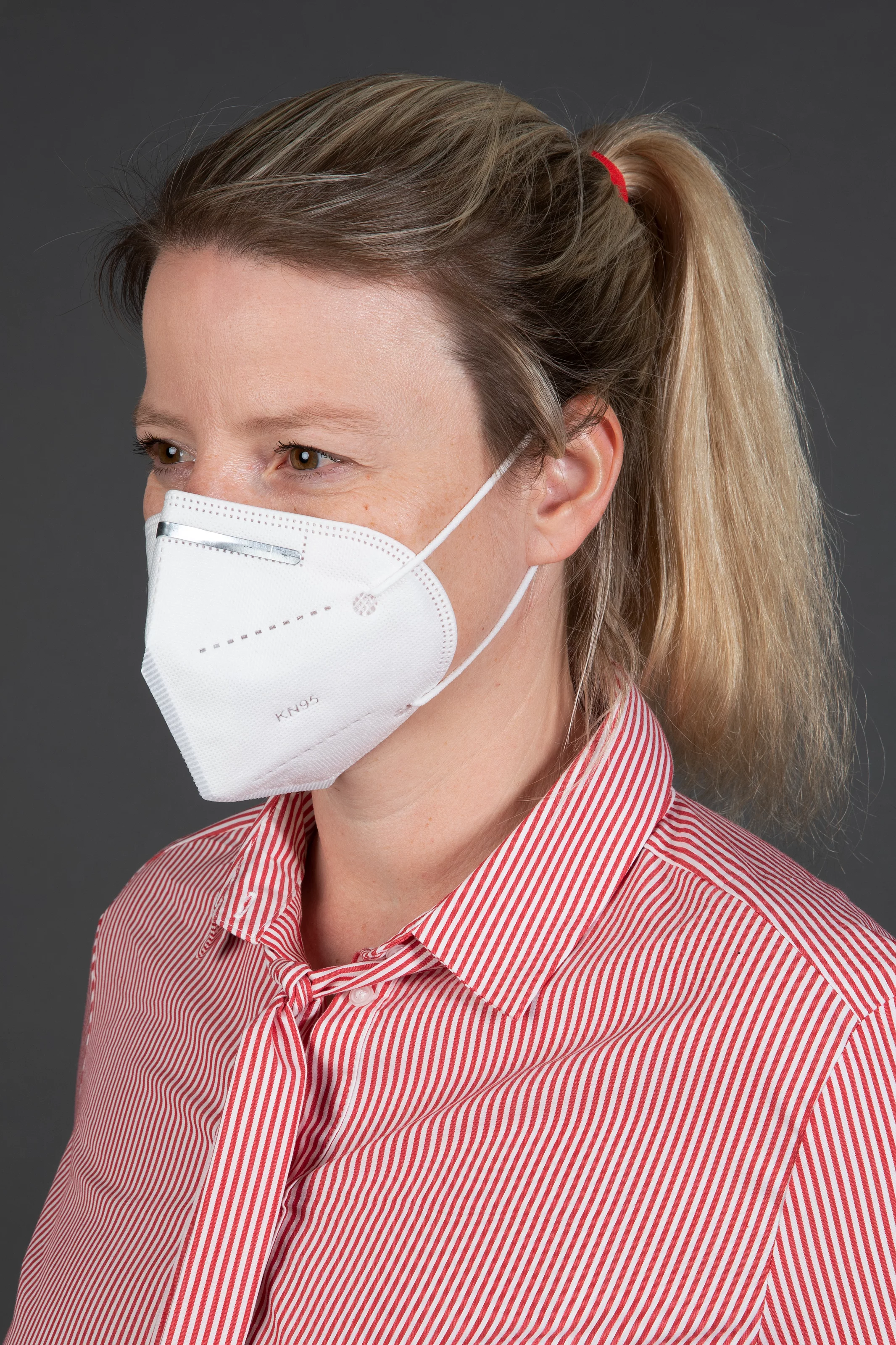 Zestaw: 10 szt. trójwarstwowa maska ochronna  + 10 szt. maska ochronna KN95 Frontal, Front