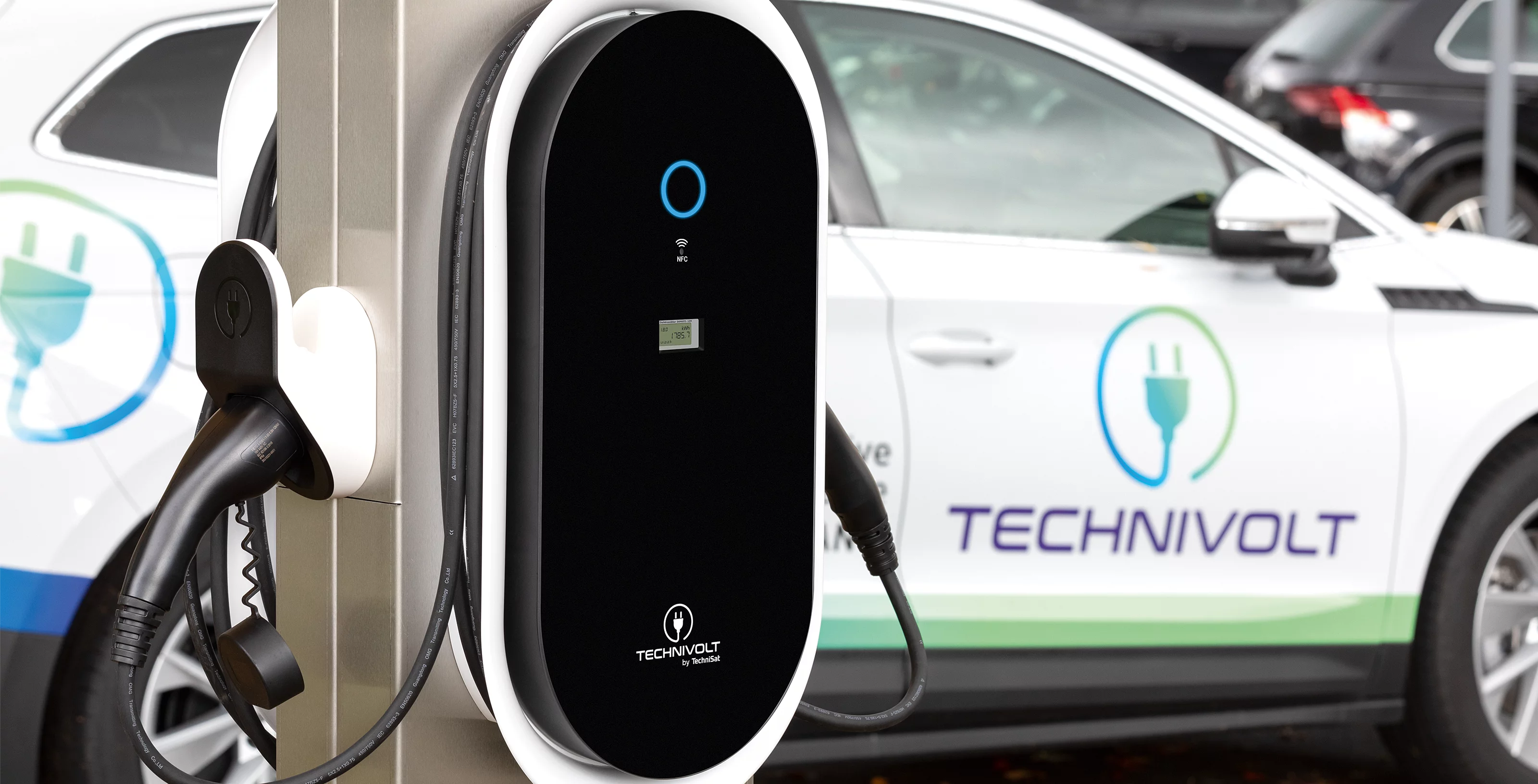 TECHNIVOLT 1100 SMART, 7.5 m kabel do ładowania Szene